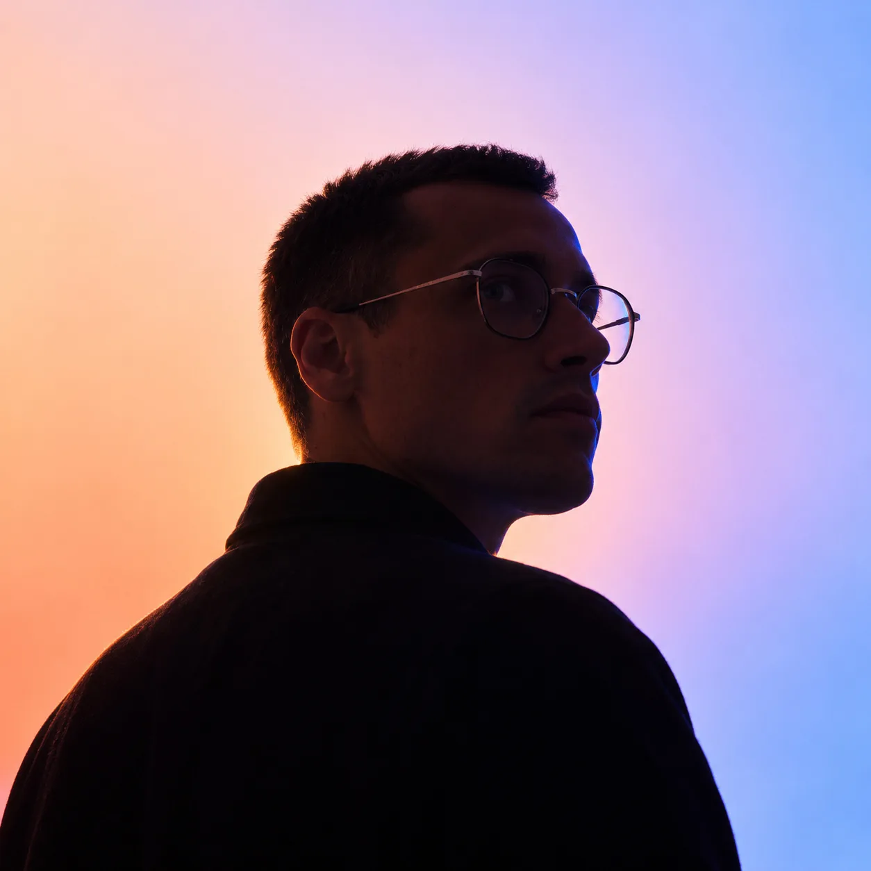 Formateur en silhouette pour la formation aux modèles de langage